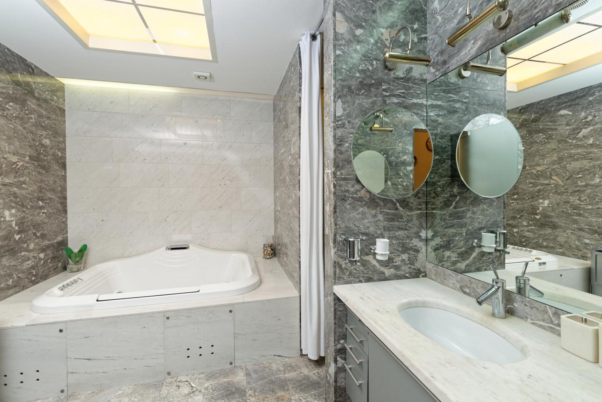 Neoclassical Luxury Apartment Ljubljana Extérieur photo