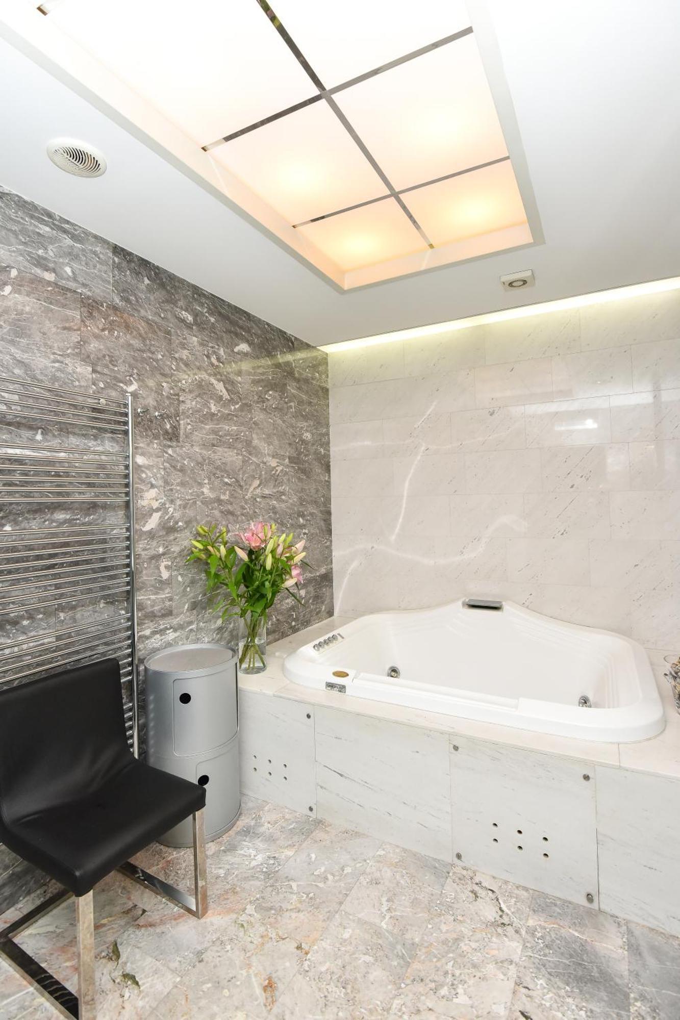 Neoclassical Luxury Apartment Ljubljana Extérieur photo