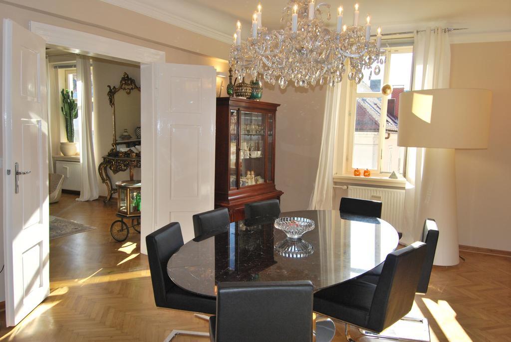 Neoclassical Luxury Apartment Ljubljana Extérieur photo